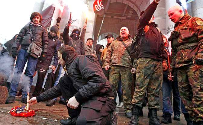 Уличных гопников оденут в камуфляж и назовут «солдатами удачи»