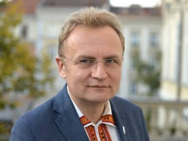 Андрей Садовой: гражданство Украины давать всем украинцам, кроме "русских"