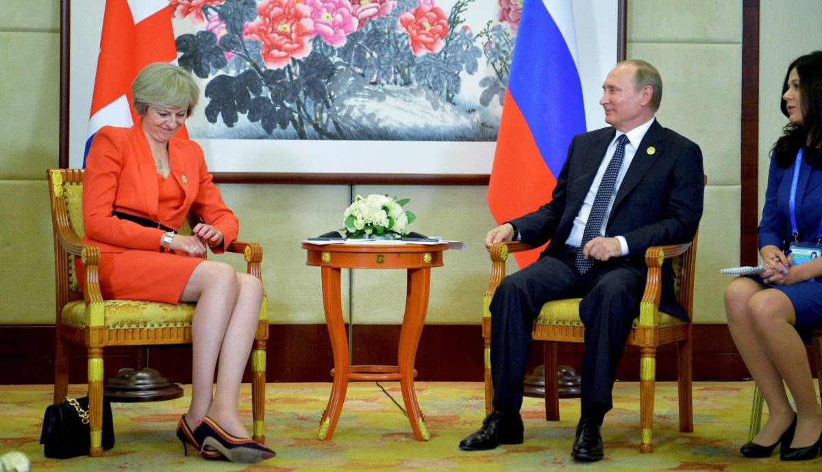 Мэй отлично сыграла на подтанцовке у Путина
