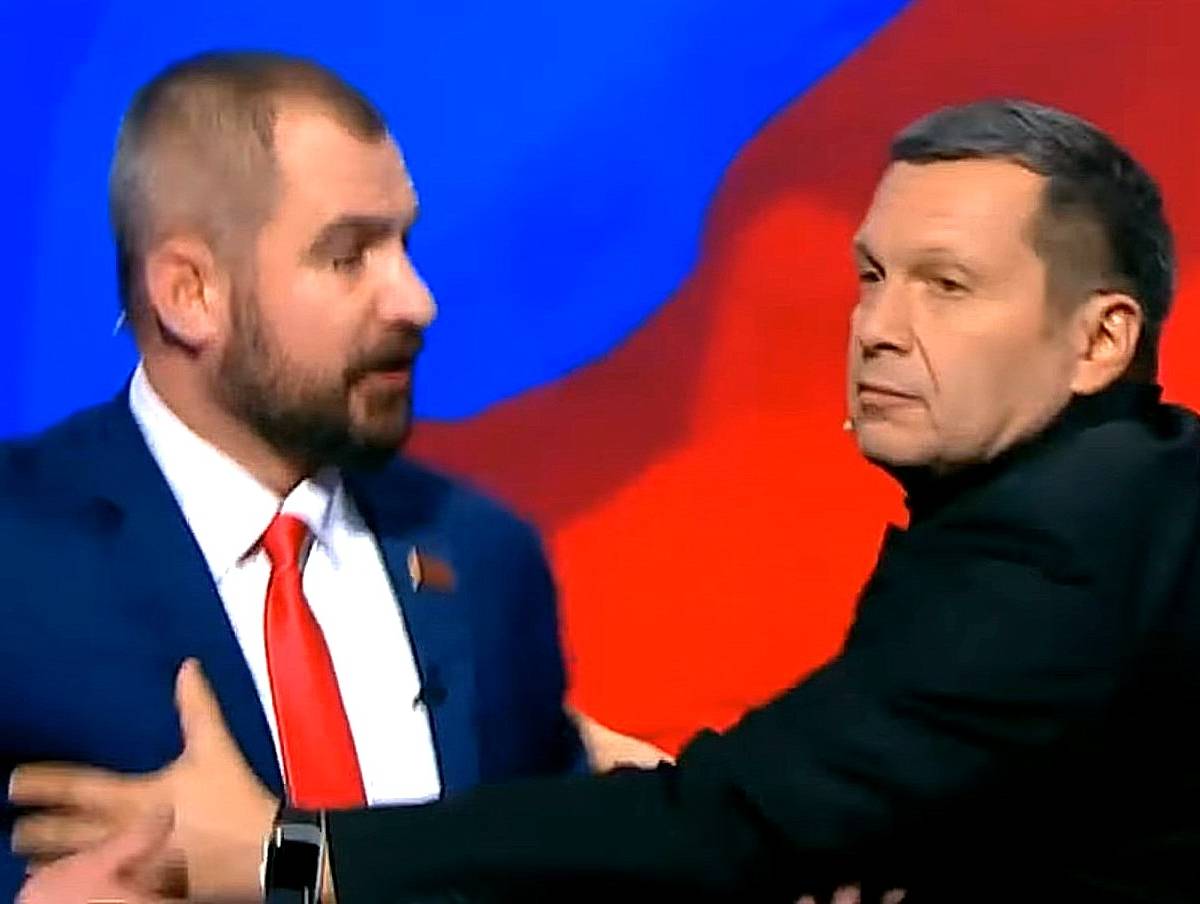 «Я тебе челюсть сломаю!»: на дебатах очередная потасовка