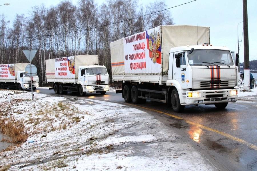 В Донбасс на фурах с белым тентом и российским гербом