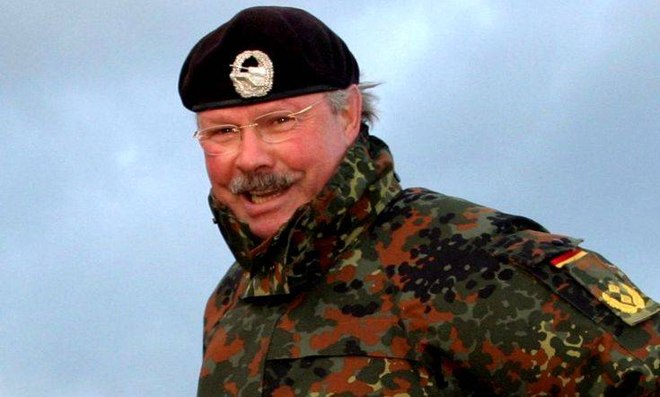 Офицер НАТО, владеющий секретной информацией, попросил убежища в России