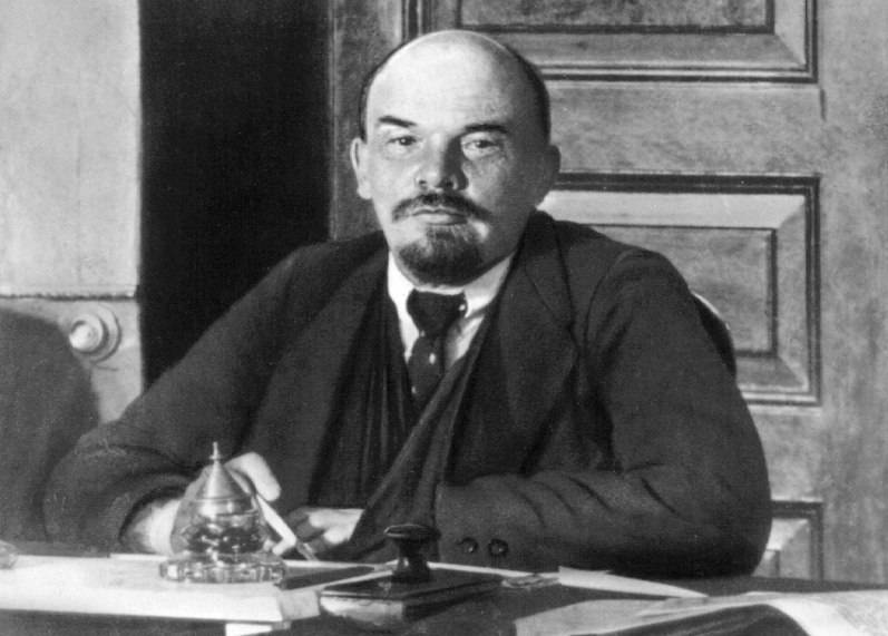 Мужской поступок Ильича и его "невеста"Надежда Петровская