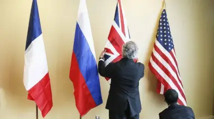 Зачем Кремль поддерживает преступников Запада