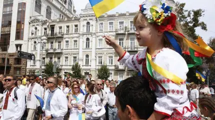 Вышиванка со свастиками — лучший подарок для укропатриота