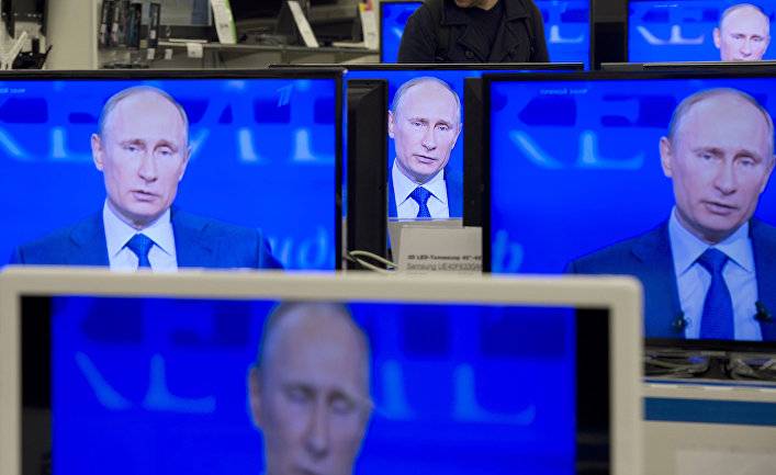 Прямая линия с Путиным не влияет на решение глобальных проблем в стране