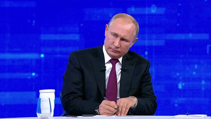 Не кормите нас шаурмой: на «Прямой линии» не без блогера