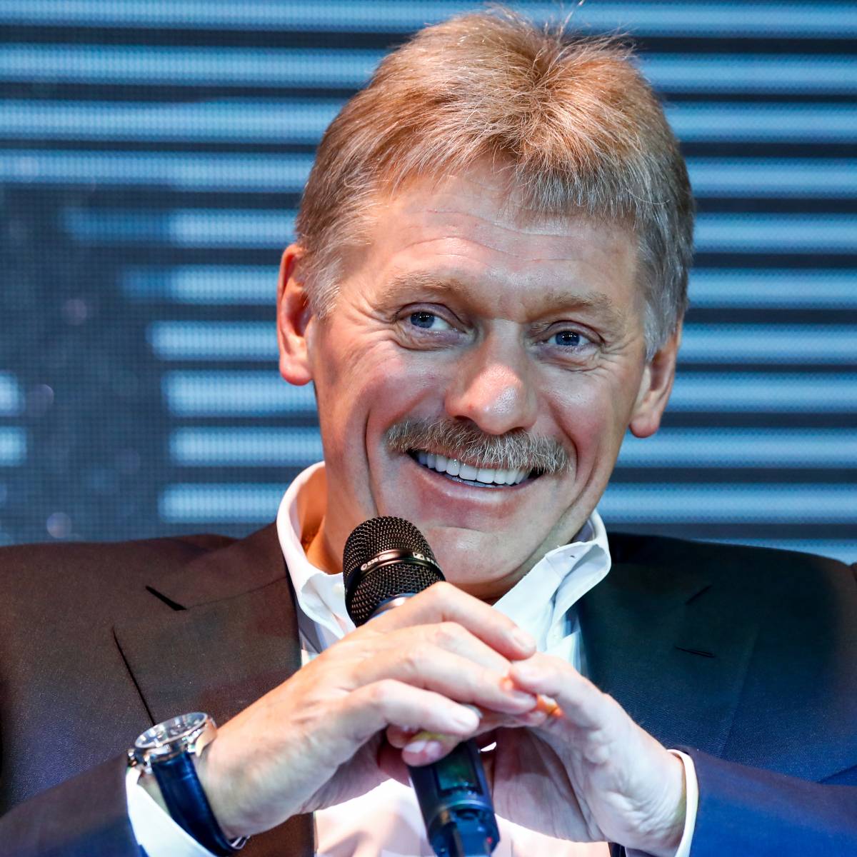 Песков рассказал о "странной" кружке Путина