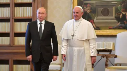 Зачем Путин ездит в Ватикан?