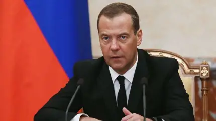 Кто и зачем провожает Медведева в отставку