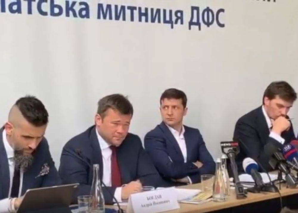Странное поведение Зеленского обсуждается в сети