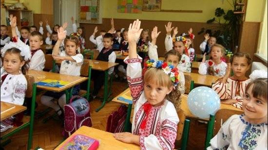Венгрия настаивает на пересмотре языкового закона новыми властями Украины