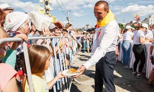 Политический зоопарк: глава Чувашии покормил свой народ через решетку
