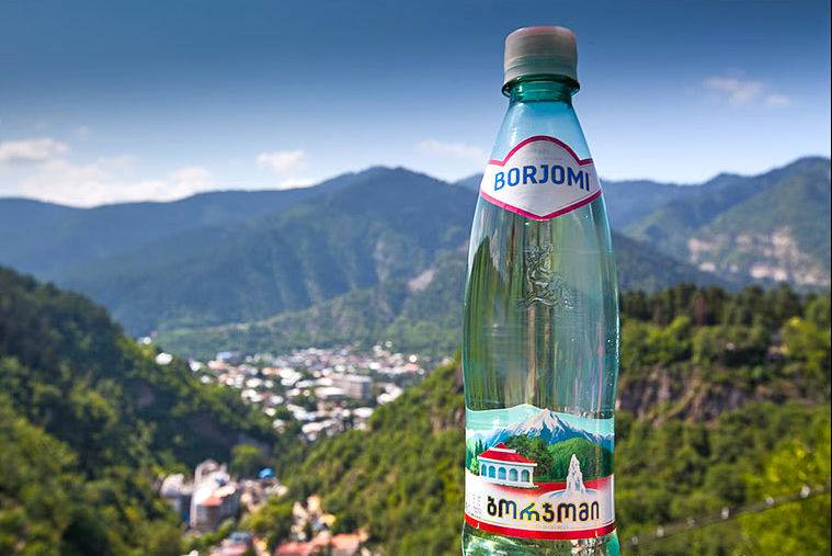В Грузии пообещали мочиться в вино и боржоми, которые идут в Россию