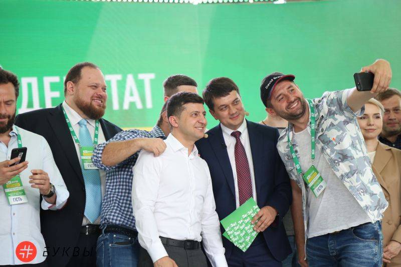 «Слуга» учится урывать своё