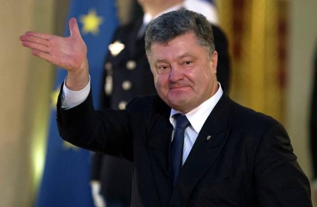 Порошенко запасся паспортами для возможного побега в Великобританию