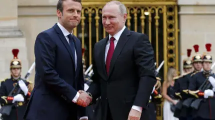 Почему Макрон спешит стать другом России