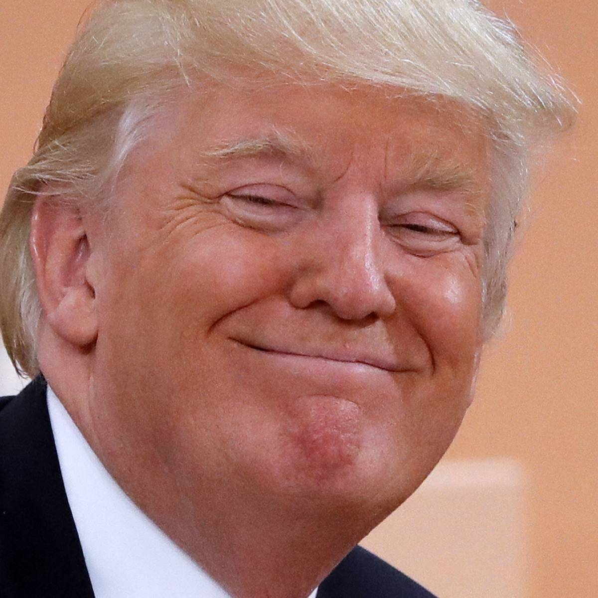 Трамп назвал голосование по импичменту "самым смешным проектом" в своей жизни
