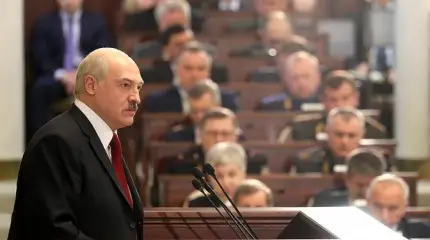 Лукашенко 25 лет руководит страной назло Путину