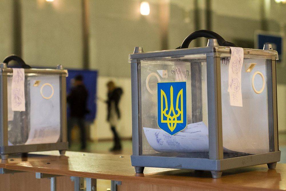 Свежие данные экзитполов: Зеленский и Медведчук вырываются вперед