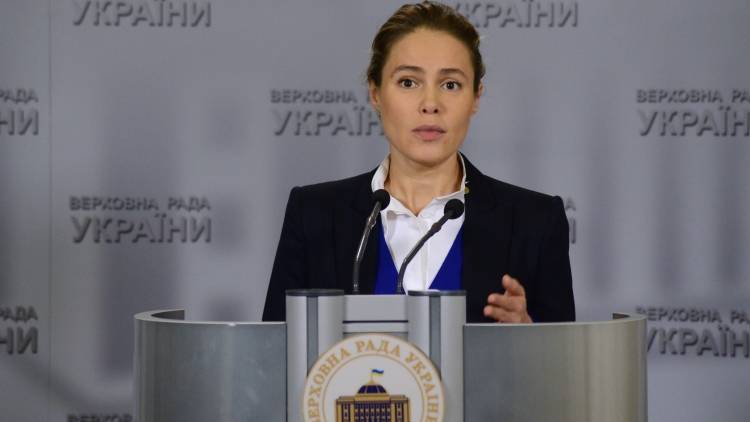 В Славянске радикалы напали на Наталью Королевскую