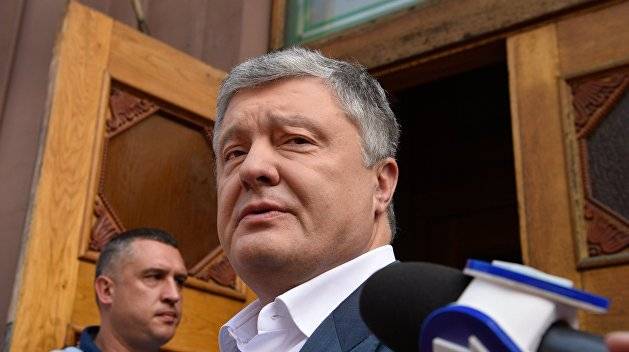 Как Порошенко на допрос ходил
