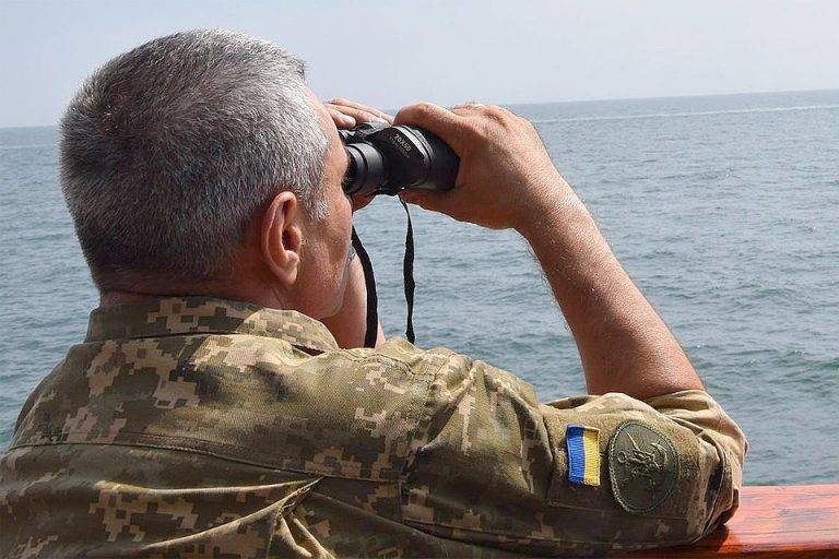 "Зелёный змий" довёл украинских пограничников до страха перед прожектором