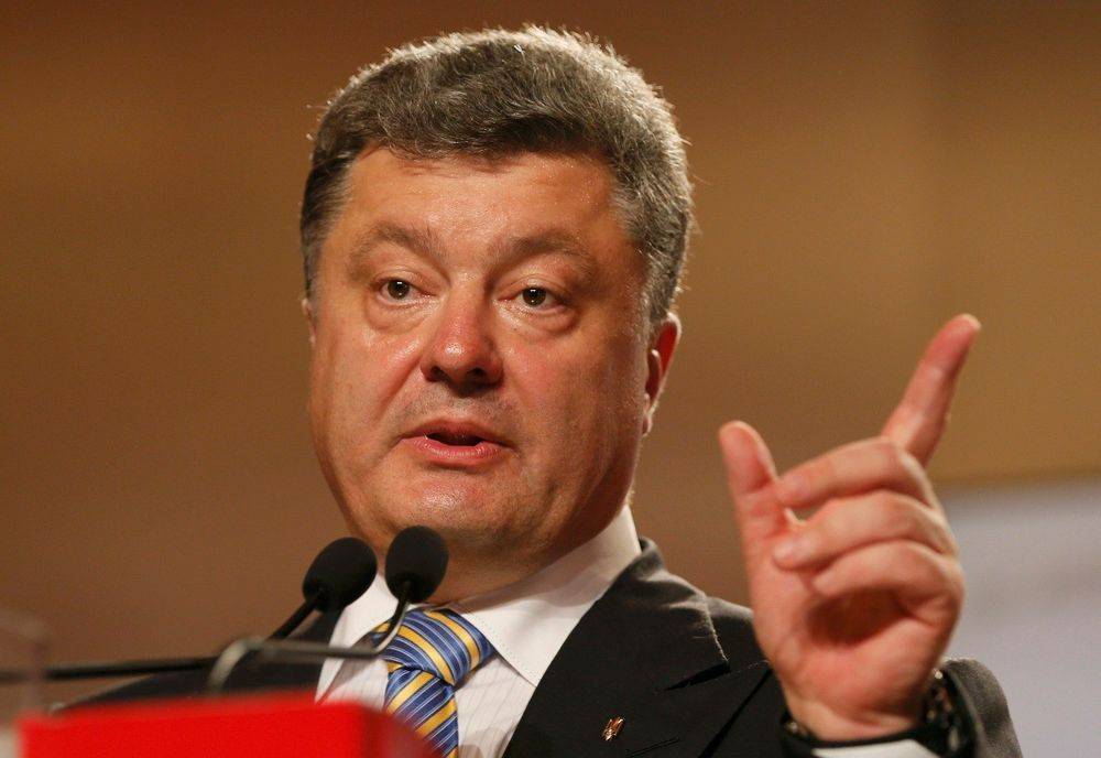 Порошенко вместе с семьей уехал из Украины