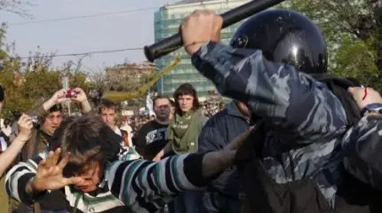 Полицейская дубина как средство заработка оппозиционеров?