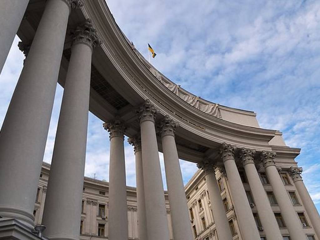Беспомощность украинской дипломатии: Киев терпит провал за провалом