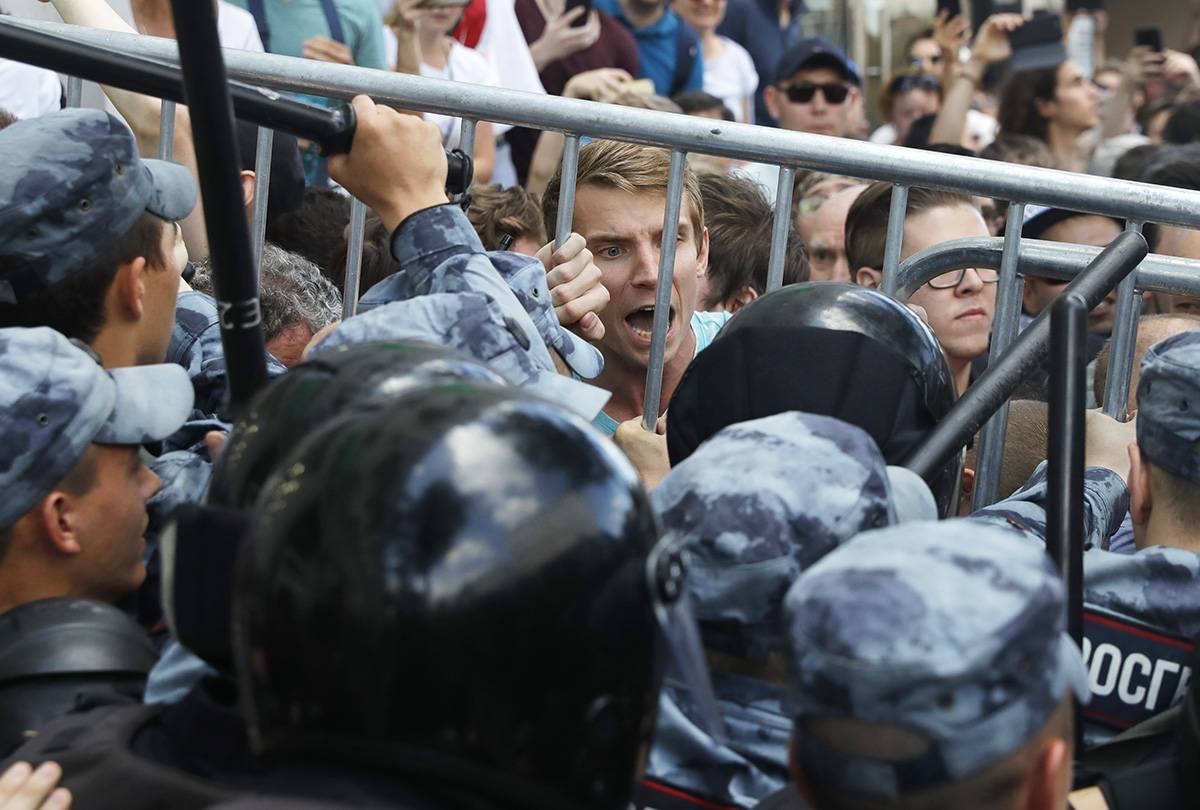 Для транзита власти Путину нужен тотальный контроль над улицей в Москве