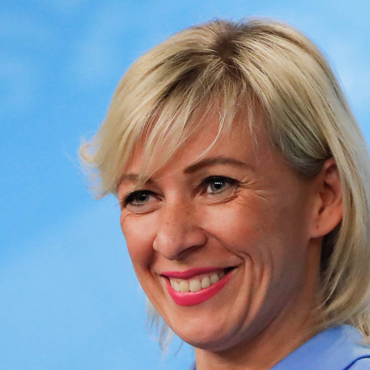 Захарова радостно поблагодарила Украину за пропуск российского самолета