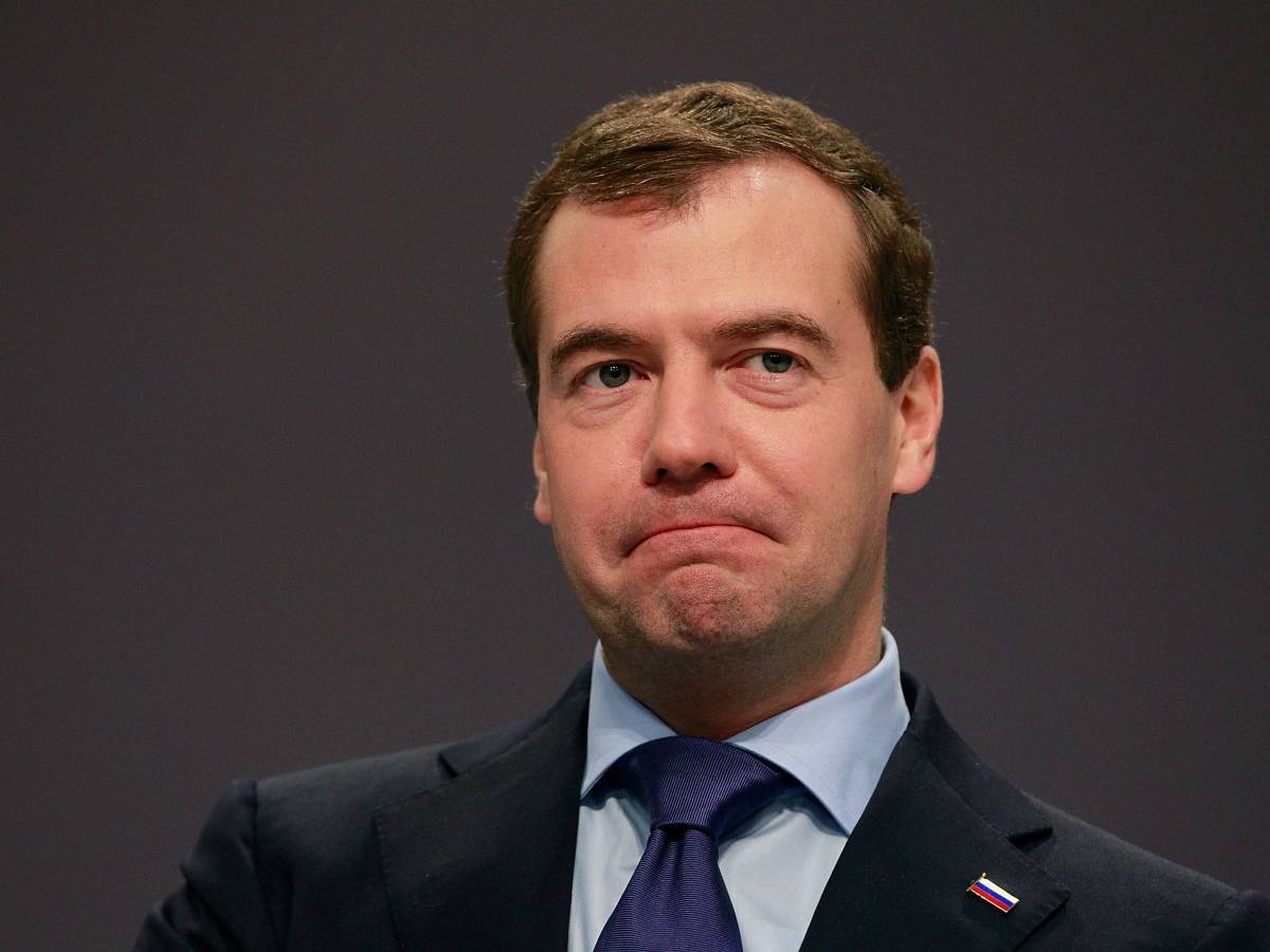 Медведев рассказал о желании Украины восстановить отношения с Москвой