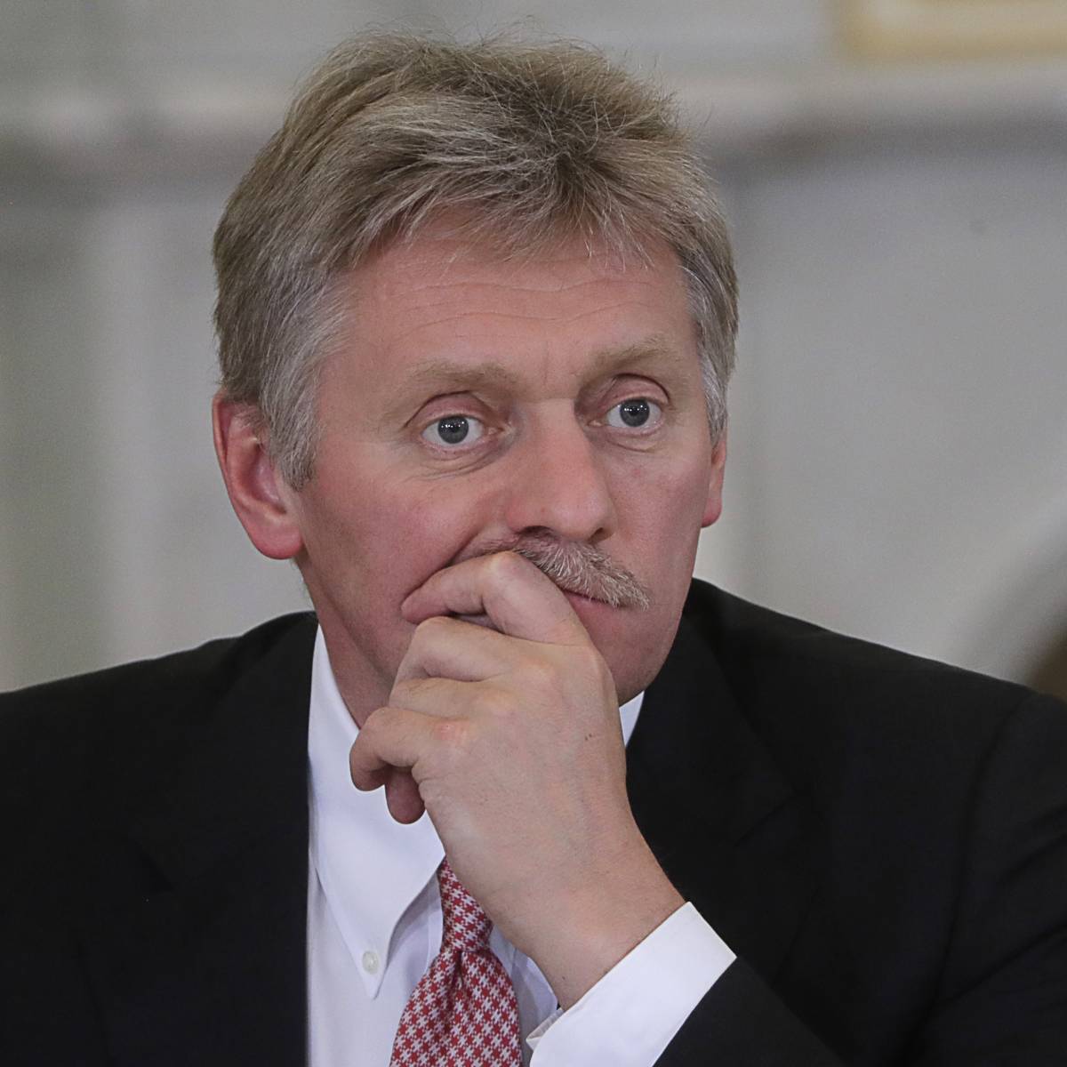 Песков рассказал об отношении Путина к московским митингам