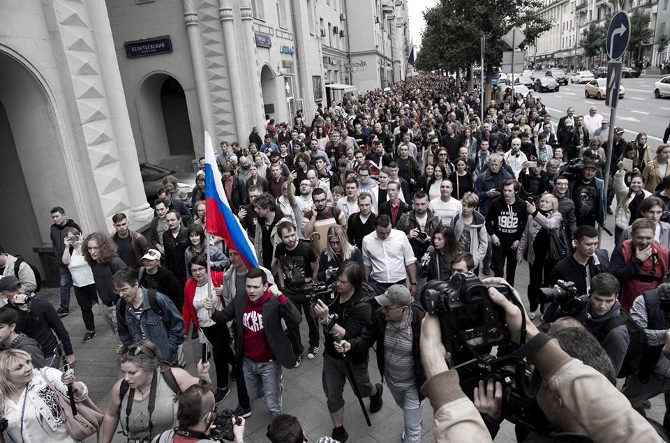 Глупость или предательство: эксперты о требовании перенести выборы в Москве