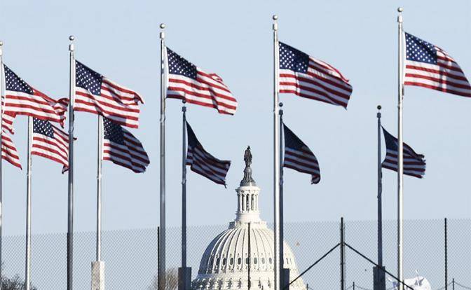 США убили 40 000 венесуэльцев, добивают Иран и замахиваются на Россию