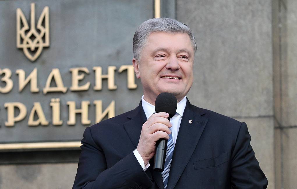 У Порошенко пожизненно сохранится оклад, государственная дача и охрана