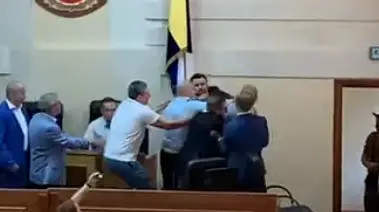 Депутаты в Одессе устроили драку за кресло главы облсовета