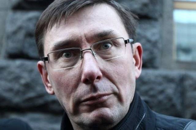 Генпрокурору Луценко не позволят сбежать с Украины