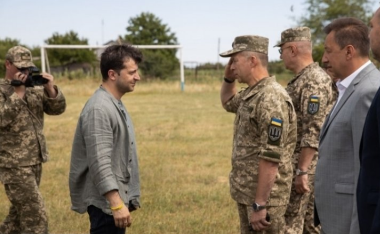 СМИ Украины всерьез задумались о римском тезисе «si vis pacem, para bellum»