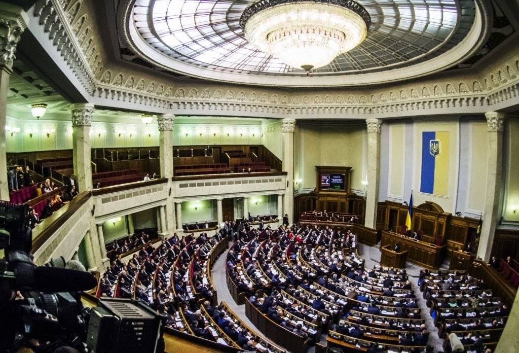 Кого «Слуга народа» решила поставить на главные посты в Раде и Кабмине