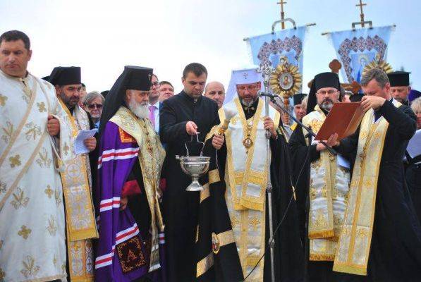 «Братоубийственные» иконы и памятник ОУН на еврейском кладбище в Самборе