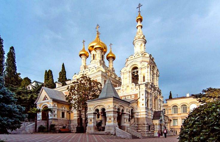 Константинополь начал рейдерский захват русского собора в Париже