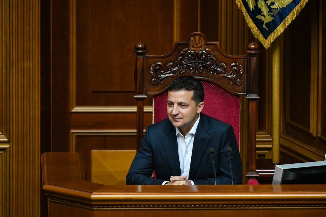 Зеленский о снятии неприкосновенности: Это парламент, а не «малина»