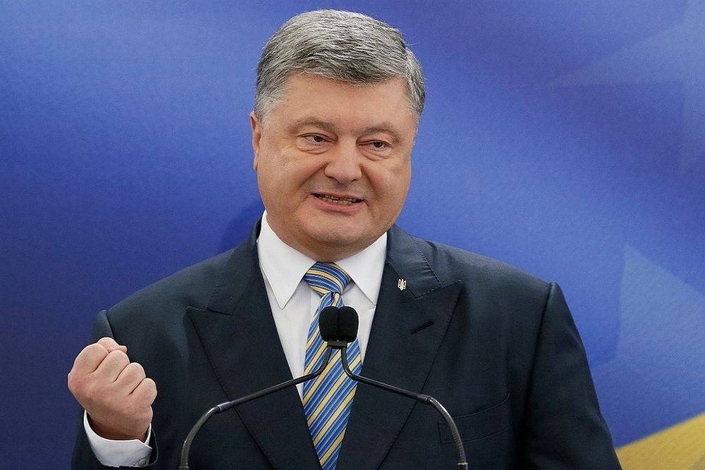 Порошенко присвоил себе заслуги за освобождение украинцев: реакция Сети