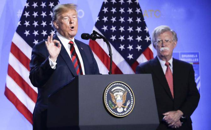 Человечество выдохнуло: Трамп убрал Болтона