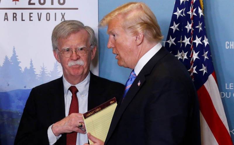 Услуги больше не нужны. За что Трамп уволил Болтона