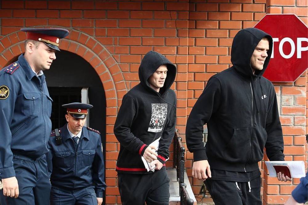 Кокорин и Мамаев вышли на свободу из колонии