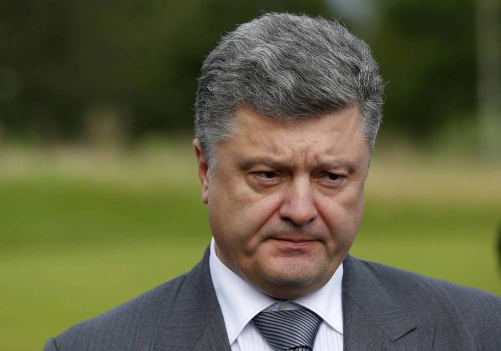 «Совсем старый стал, спился»: Порошенко высмеяли в Сети за сон на заседании
