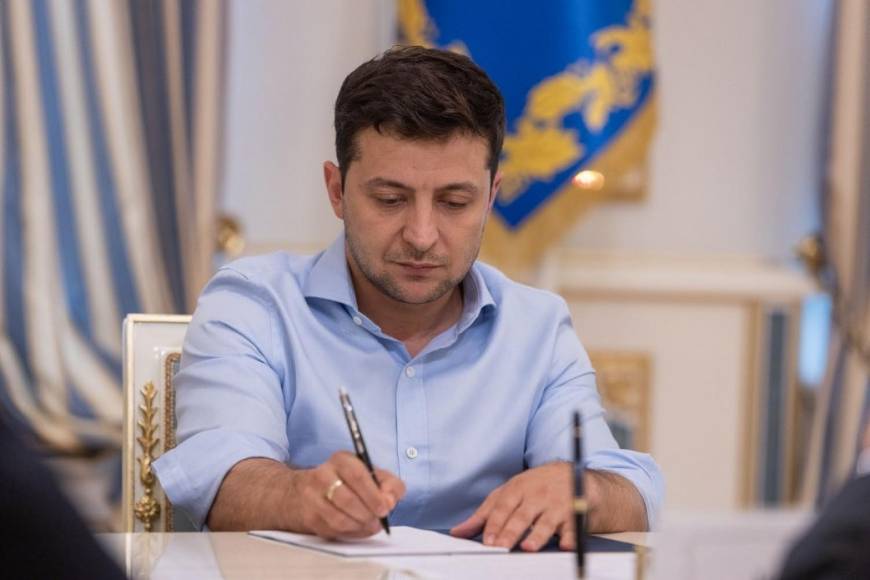 Год на решение конфликта: "формула Зеленского" против "формулы Штайнмайера"